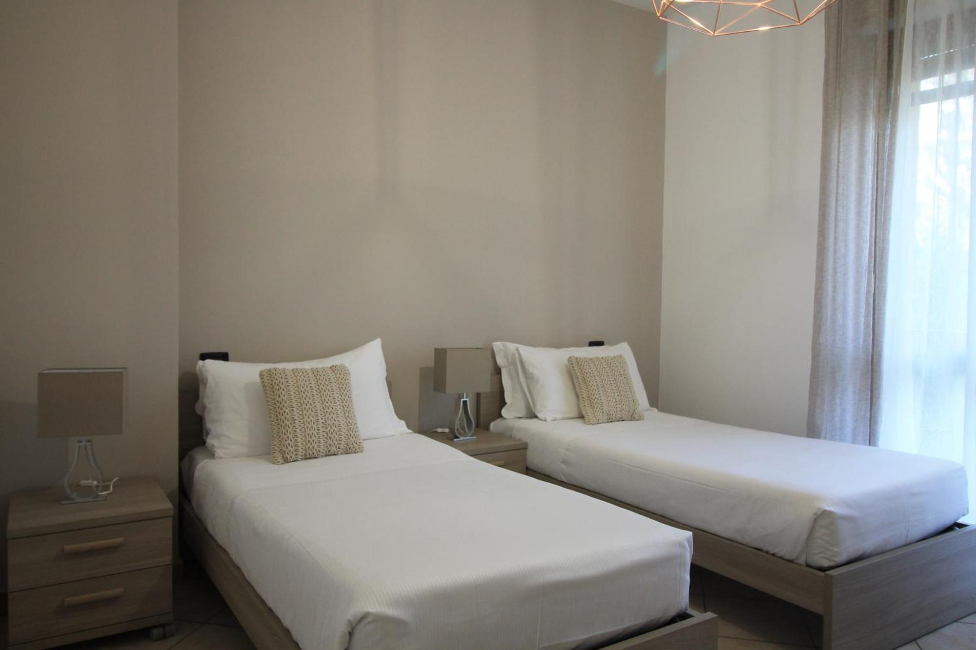 Hq Aparthotel Milano Inn - Smart Suites Чинизелло-Бальзамо Экстерьер фото